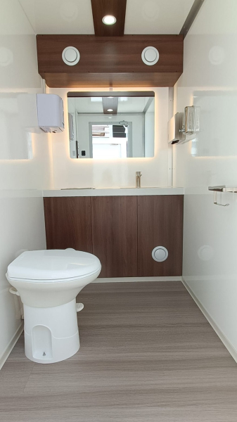 Toilett Trailer PTS5904 mit 4 Kabinen